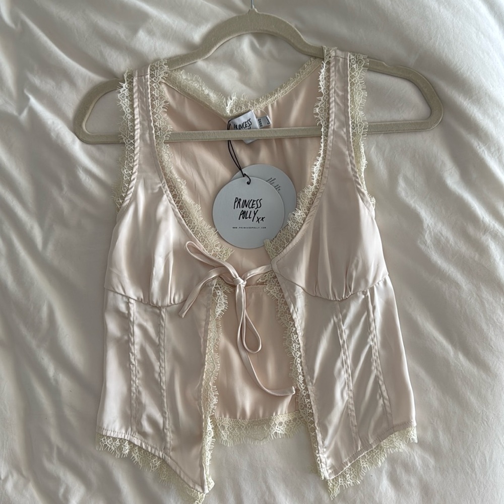 PRINCESS POLLY // Mavie Top in Champagne